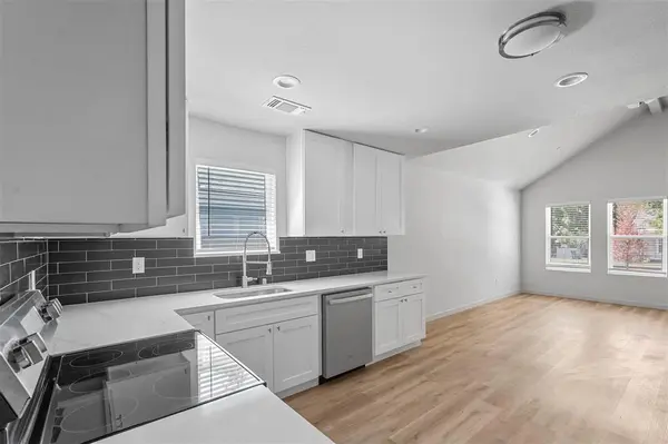 413 S Willow Street, Sherman, TX 75090