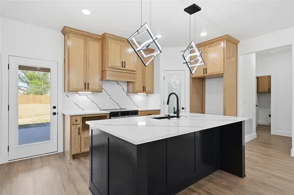 1023 Kane Street, Bellmead, TX 76705