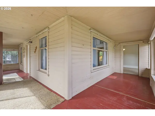 446 E ST, Springfield, OR 97477