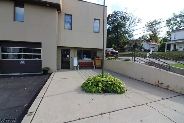 91 Brunswick Ave, Bloomsbury Boro, NJ 08804