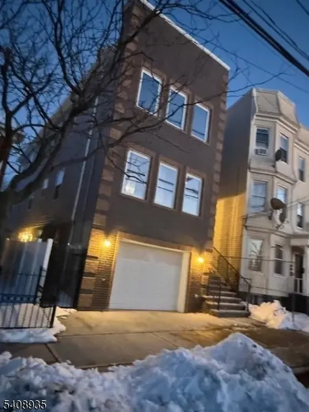 570 S 12Th St #1, Newark City, NJ 07103