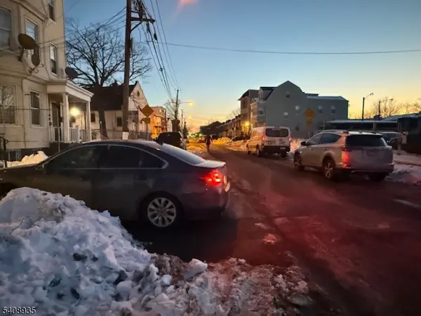 570 S 12Th St #1, Newark City, NJ 07103