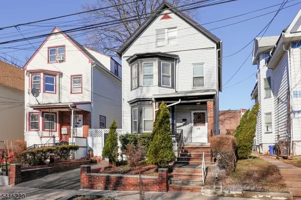 478 Walnut St, Elizabeth City, NJ 07201