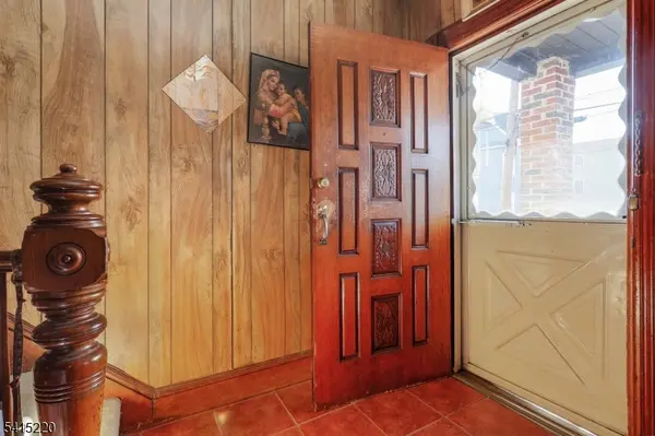 478 Walnut St, Elizabeth City, NJ 07201