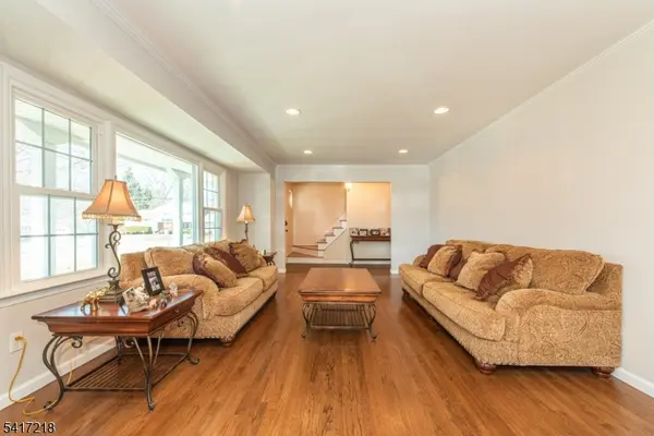 2 Chestnut Hill Rd, Randolph Twp., NJ 07869