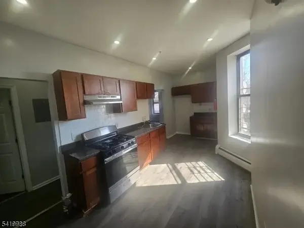 150 Broad St #3C, Newark City, NJ 07104