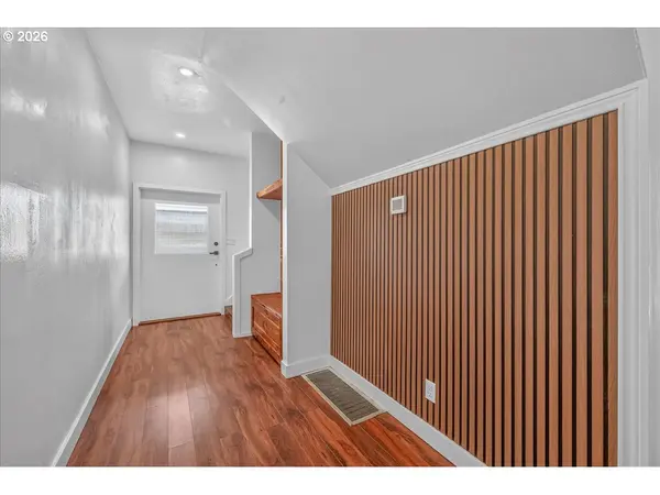 2704 SE 84TH AVE, Portland, OR 97266