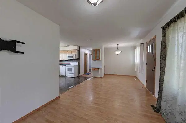 909 5 AVE SE, Slave Lake, AB T0G 2A3