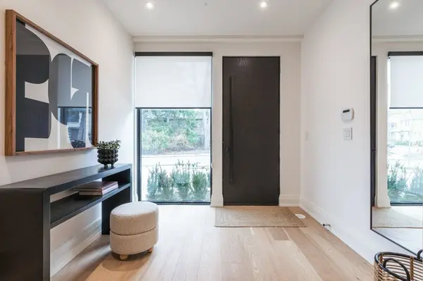 36 Evergreen GDNS, Toronto C11, ON M4G 1C5