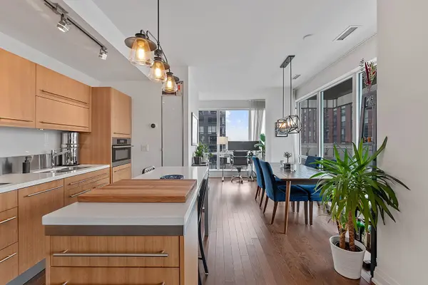 80 John ST #3008, Toronto C01, ON M5V 3X4