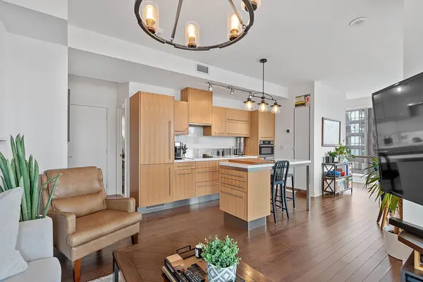 80 John ST #3008, Toronto C01, ON M5V 3X4