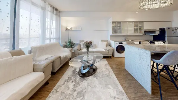 33 Singer CT #2809, Toronto C15, ON M2K 0B4