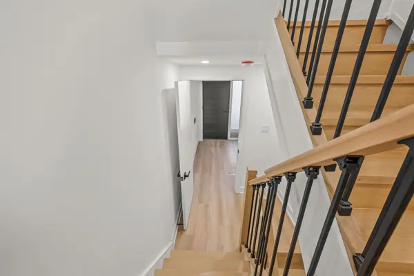 340 Albany AVE, Toronto C02, ON M5R 3C9