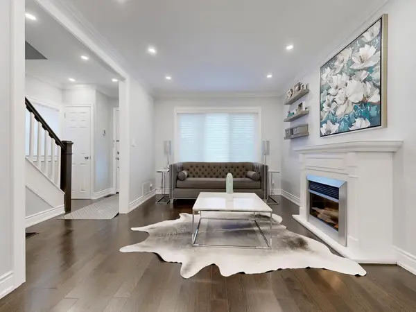 39 Brentcliffe RD, Toronto C11, ON M4G 3Y4