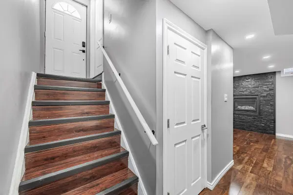 98 ERSKINE DR #LOWER, Clarington, ON L1B 1G9