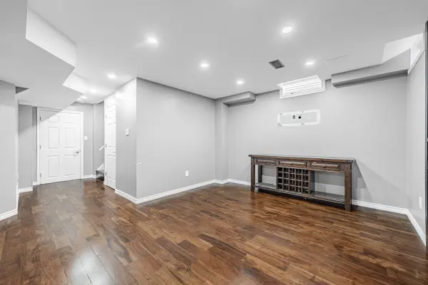 98 ERSKINE DR #LOWER, Clarington, ON L1B 1G9