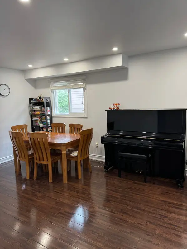 82 Muirlands DR, Toronto E07, ON M1V 2B4