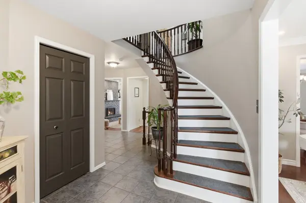 555 Peggoty CIR, Oshawa, ON L1K 2C4