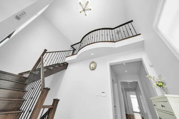 44 Gillett DR, Ajax, ON L1Z 0N7