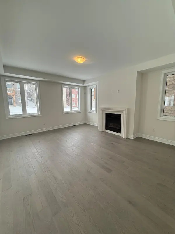 173 Rowe ST, Bradford West Gwillimbury, ON L3Z 4N2