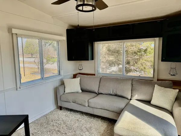 285 Crydermans Side Road #204, Georgina, ON L0E 1A0