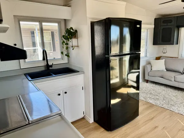 285 Crydermans Side Road #204, Georgina, ON L0E 1A0