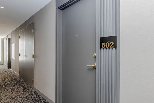 5 Buttermill AVE #502, Vaughan, ON L4K 0J7