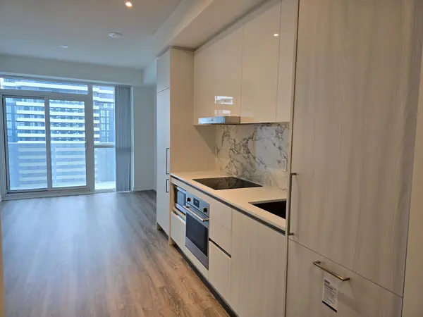 195 Commerce ST #4501, Vaughan, ON L4K 0P9