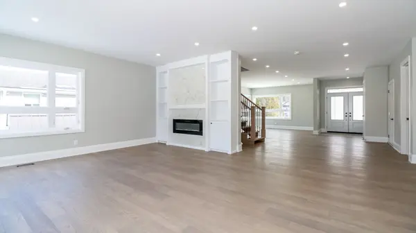 1012 Ferrier AVE, Innisfil, ON L0L 1C0