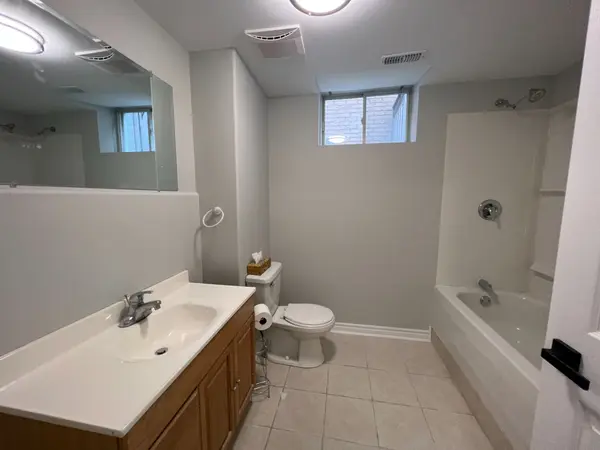 114 Raymond CRES #Lower Unit, Barrie, ON L4N 0X7