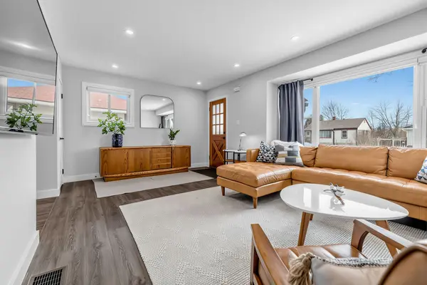 6 Newton ST, Barrie, ON L4M 3N3