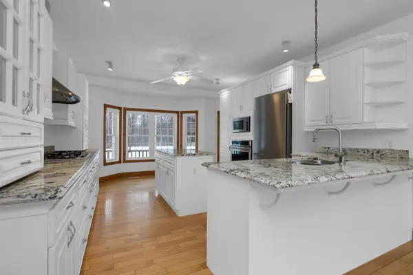 18 Trillium TRL, Oro-medonte, ON L0K 1E0