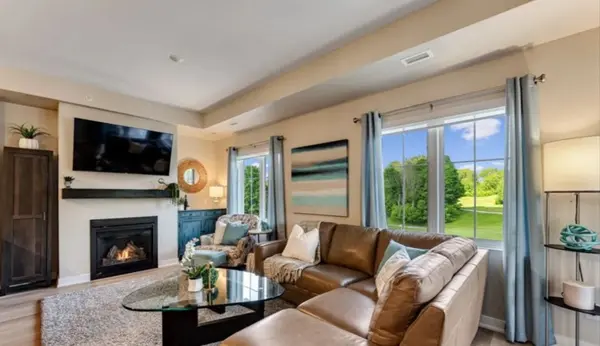 40 Horseshoe BLVD #410, Oro-medonte, ON L4M 4Y8