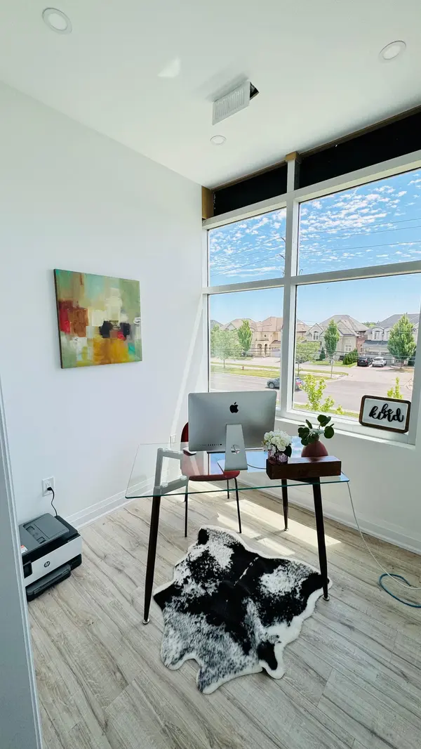 3495 Rebecca ST #204, Oakville, ON L6L 6X9