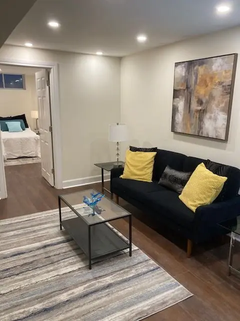 2064 Glenada CRES #BSMNT, Oakville, ON L6H 4M2