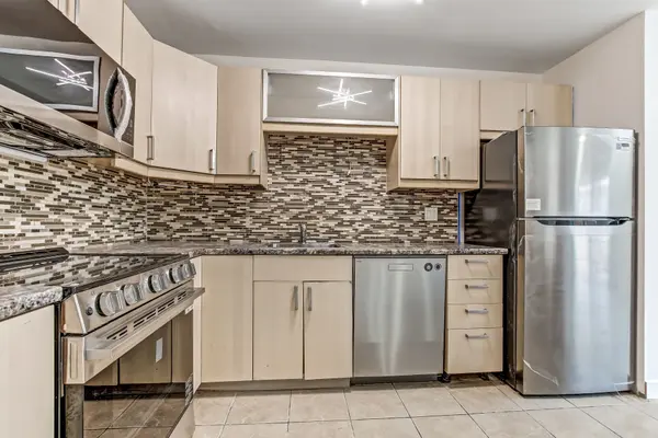 5610 Montevideo RD #9, Mississauga, ON L5N 2N9