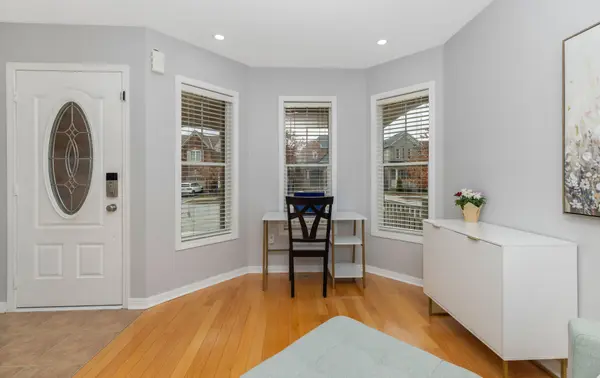 935 Vickerman WAY, Milton, ON L9T 0K5