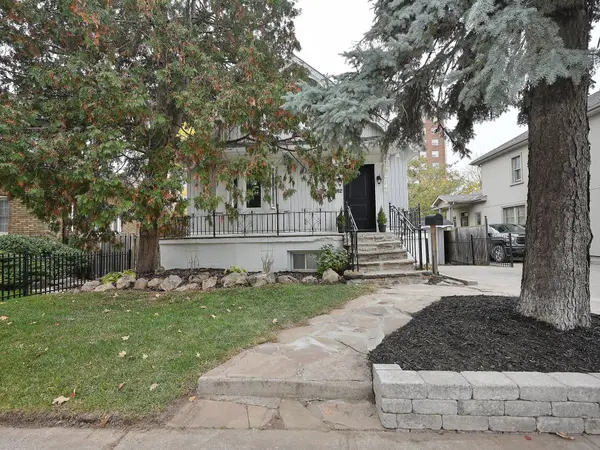 12 Elizabeth ST S, Brampton, ON L6Y 1P8