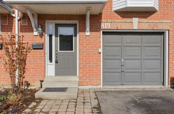 819 Village Green BLVD #27, Mississauga, ON L5E 3H7