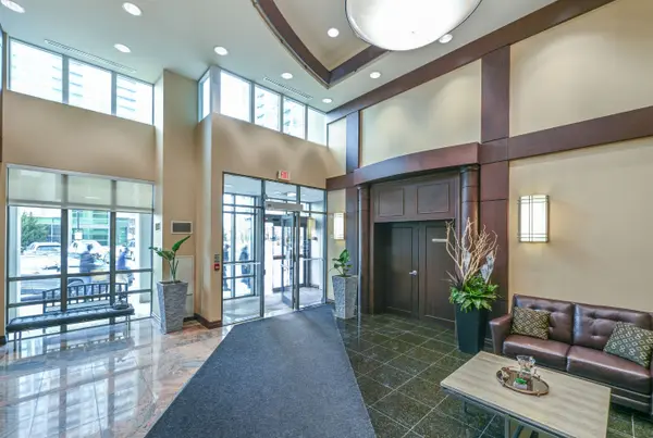 335 Rathburn RD W #1108, Mississauga, ON L5B 0C8