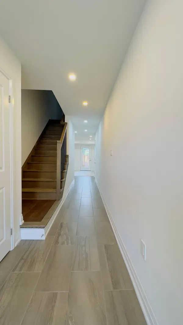 9 Briar CT, Halton Hills, ON L7G 0P5