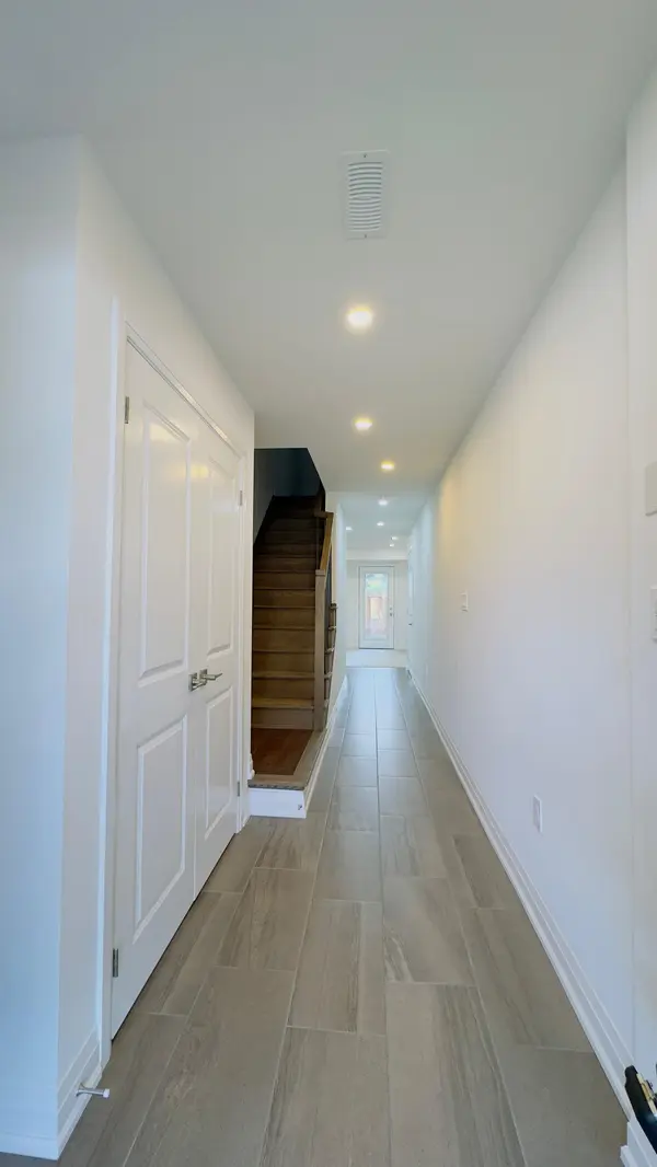 9 Briar CT, Halton Hills, ON L7G 0P5