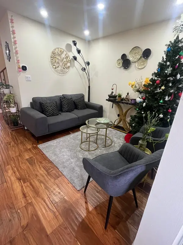 2494 Appalachain DR, Oakville, ON L6M 4S3