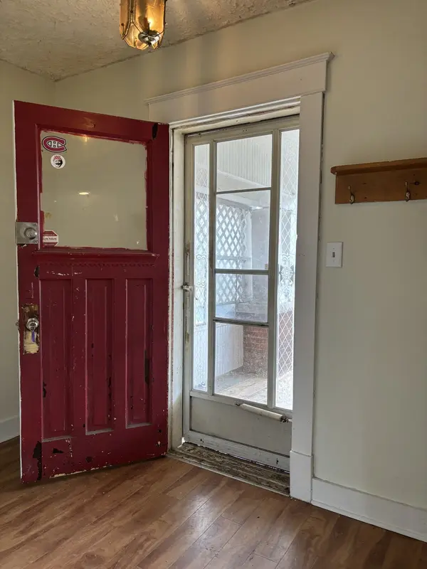 4819 Fourth AVE, Niagara Falls, ON L2E 4P2