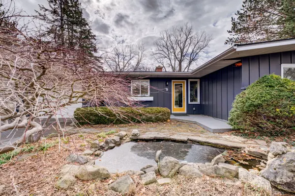 9 Summerhayes CRES, Brantford, ON N3R 5H9