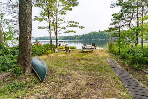 1072 Long Lake RD, Muskoka Lakes, ON P0C 1A0