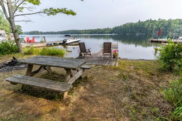 1072 Long Lake RD, Muskoka Lakes, ON P0C 1A0