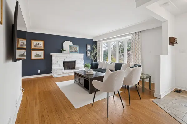 19 Douglas RD, Hamilton, ON L9G 2E2