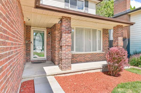 10 Briarwood CRES, Belleville, ON K8N 5J7