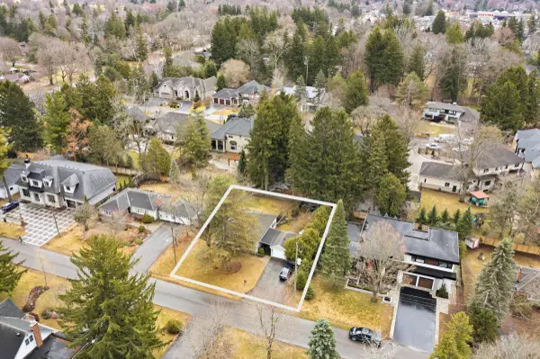 38 Parker AVE, Hamilton, ON L9G 1A7